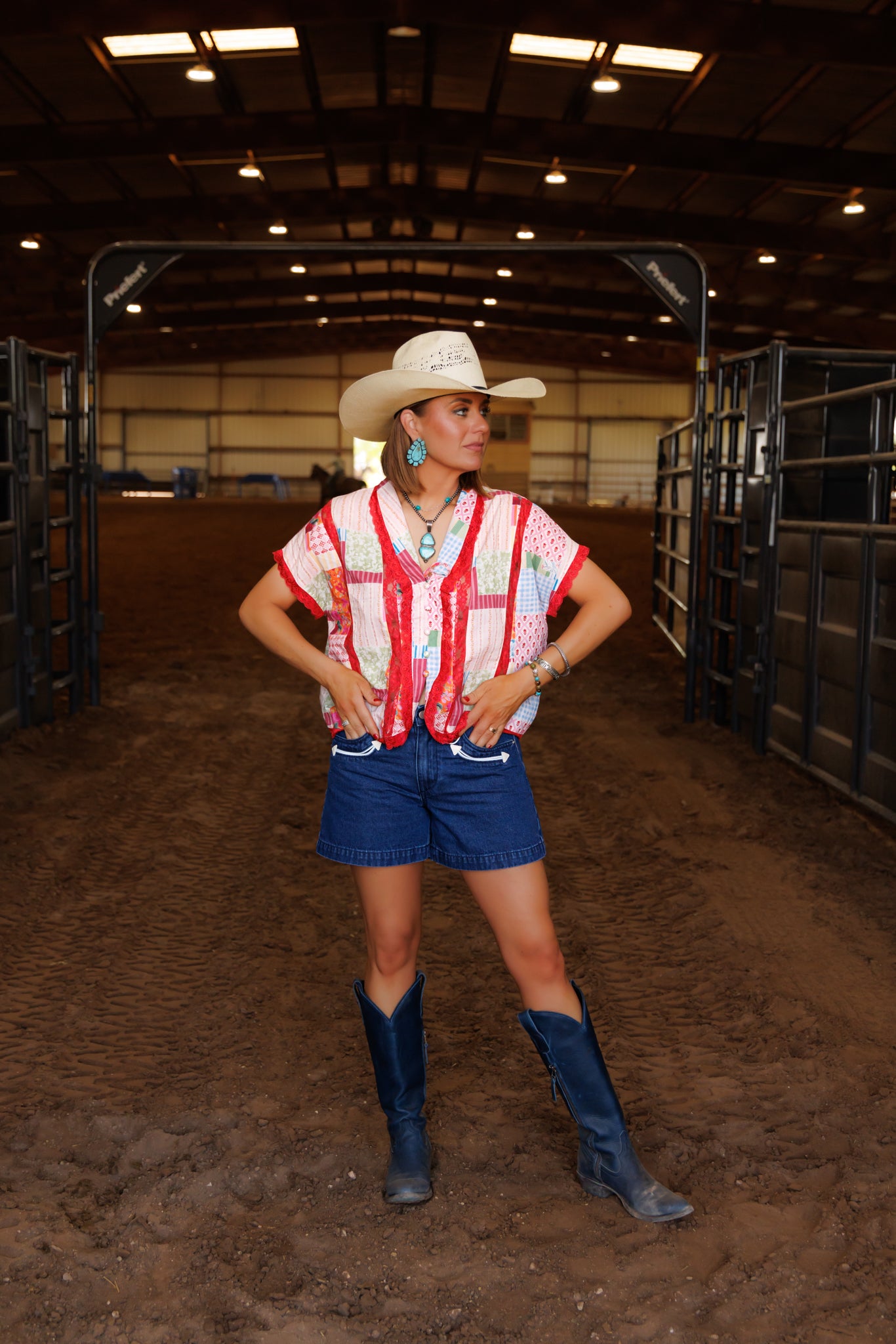 HH2760 PATCHWORK LACE TOP