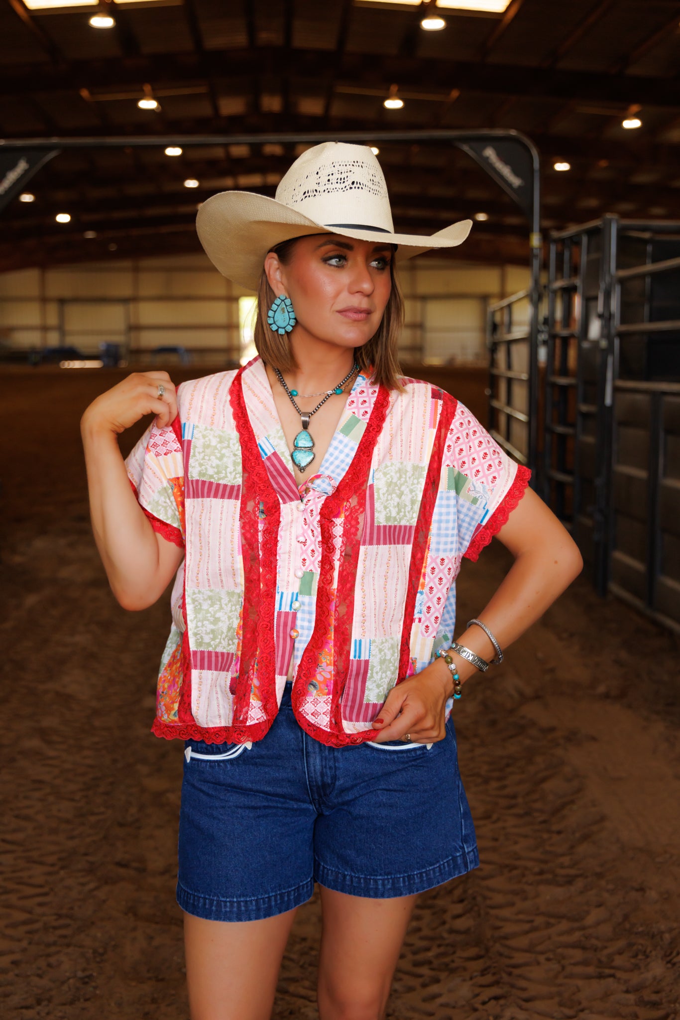 HH2760 PATCHWORK LACE TOP