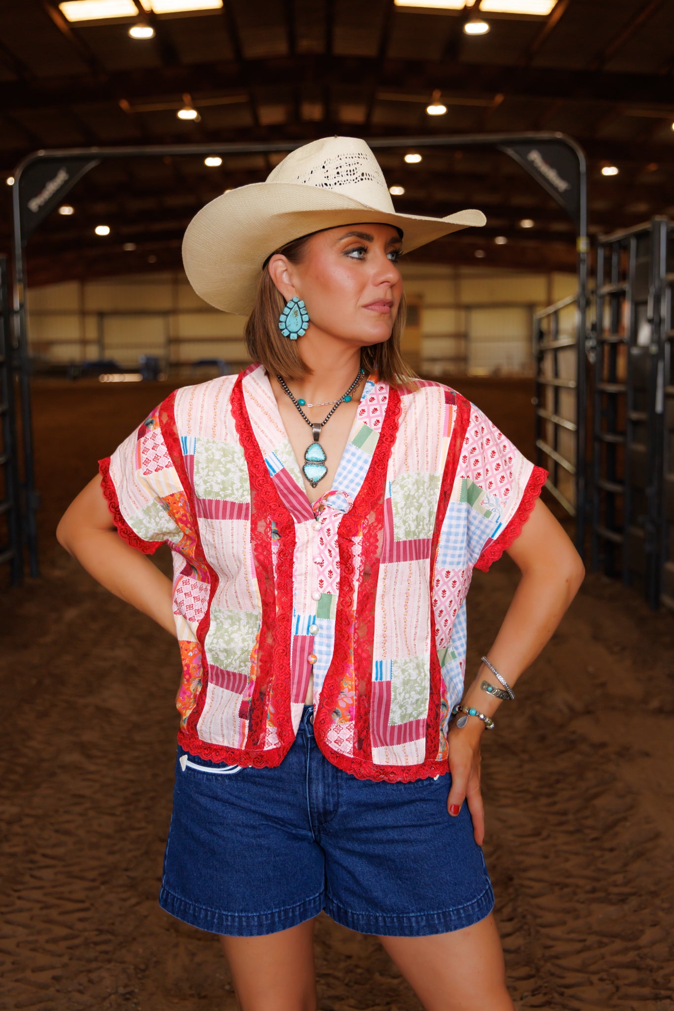 HH2760 PATCHWORK LACE TOP