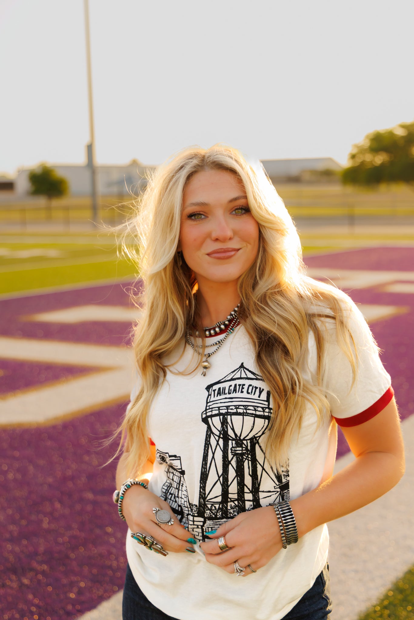 HH246 WHITE/RIO RED RINGER TAILGATE CITY