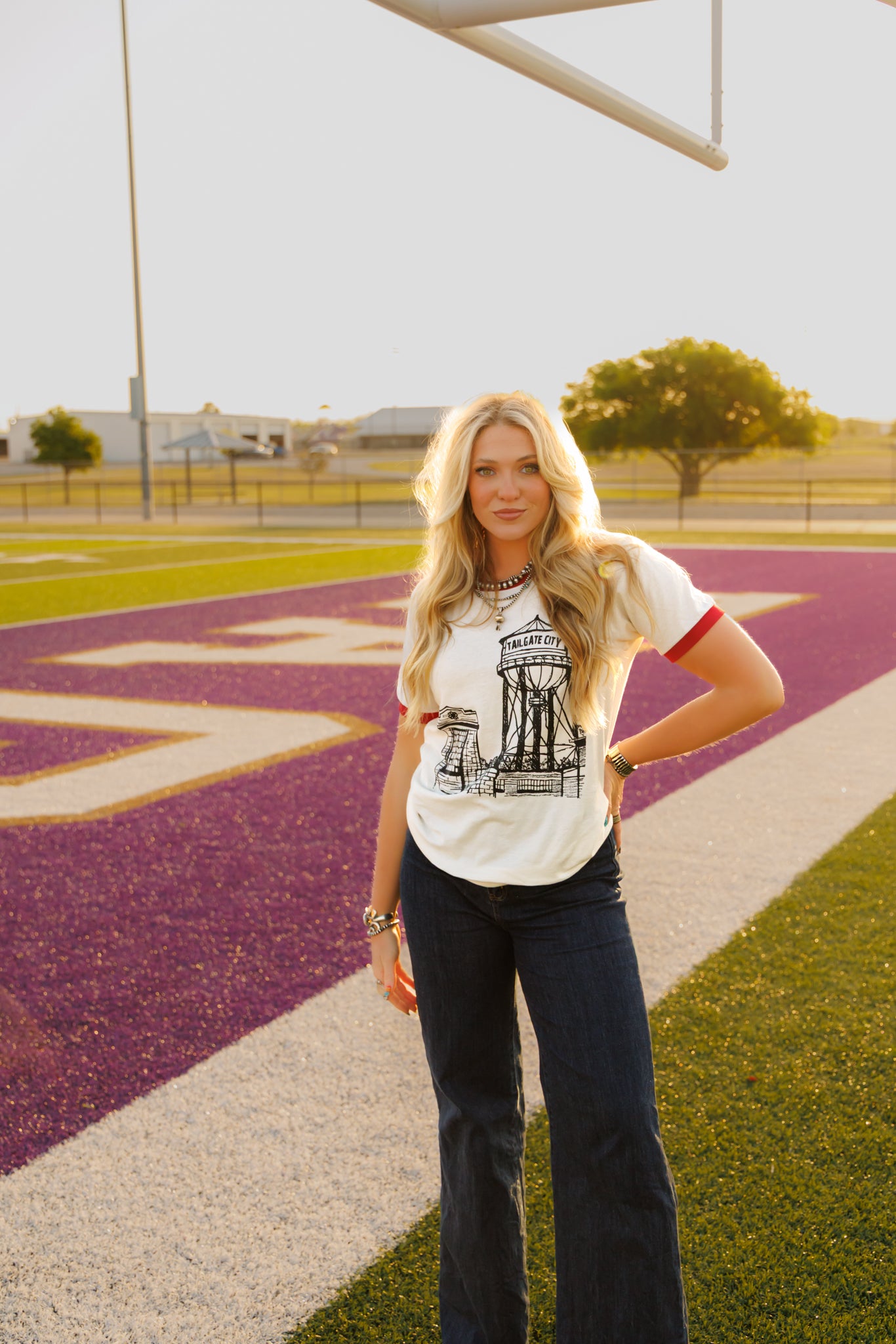 HH246 WHITE/RIO RED RINGER TAILGATE CITY