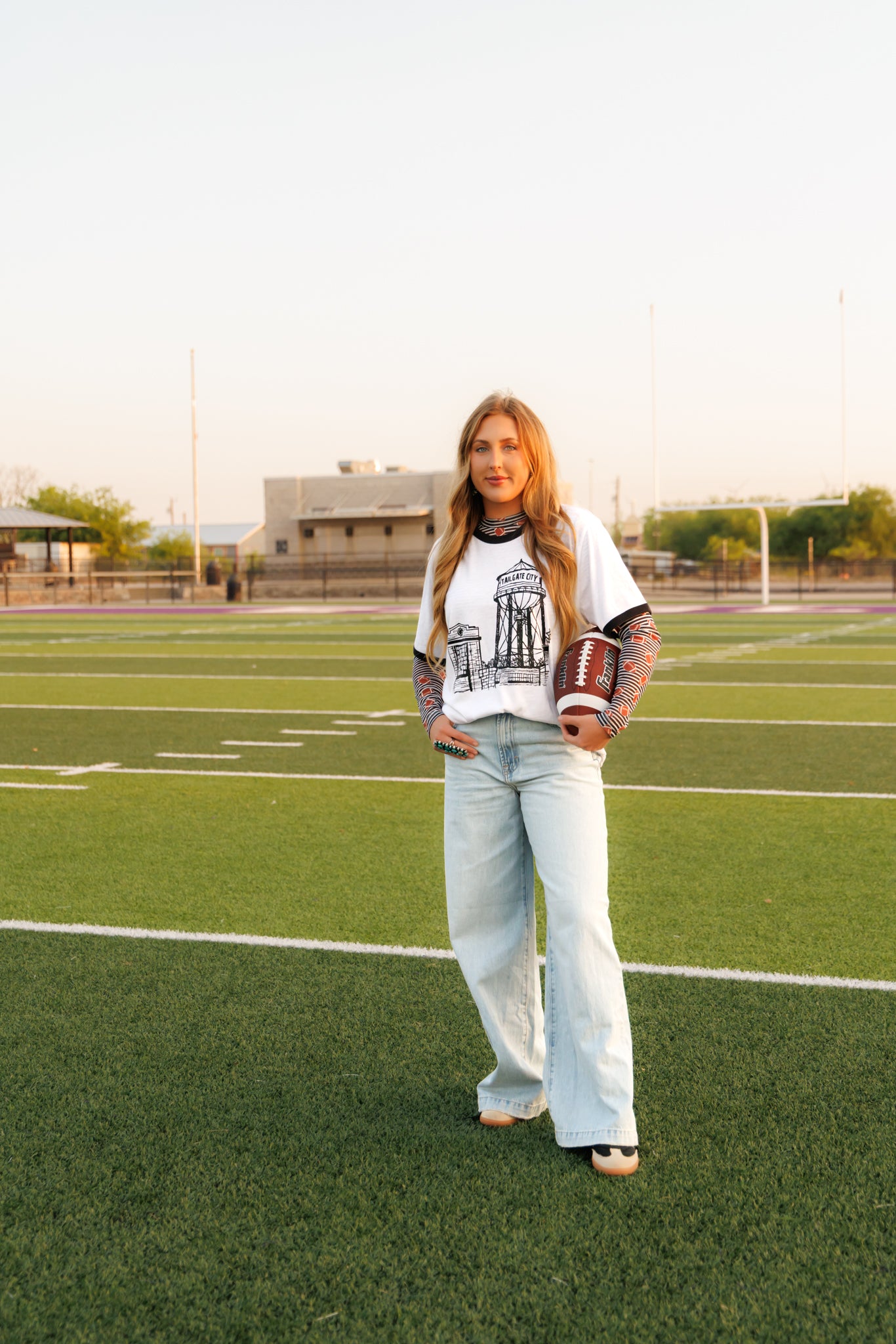 HH246 WHITE/BLK RINGER TAILGATE CITY