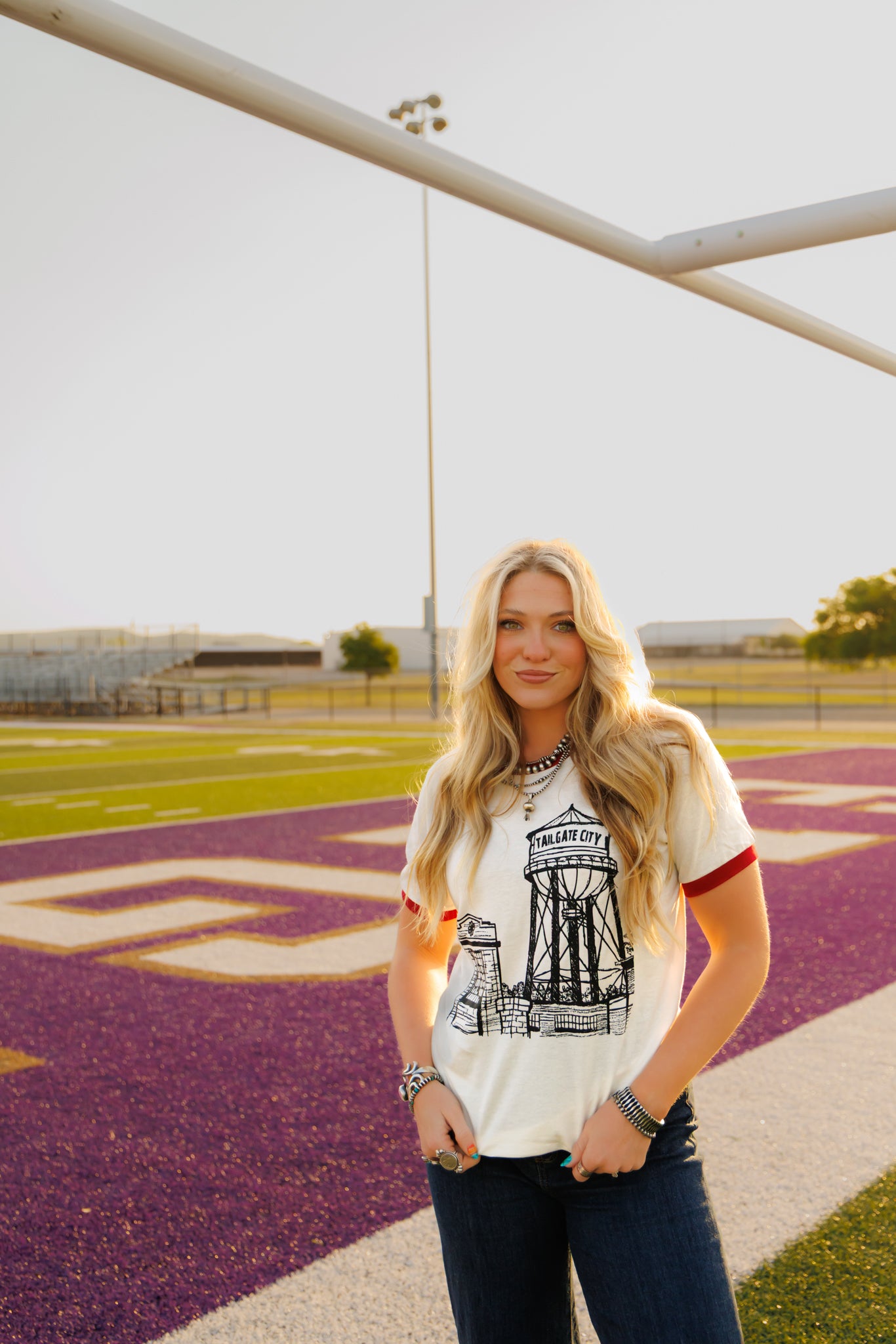 HH246 WHITE/RIO RED RINGER TAILGATE CITY