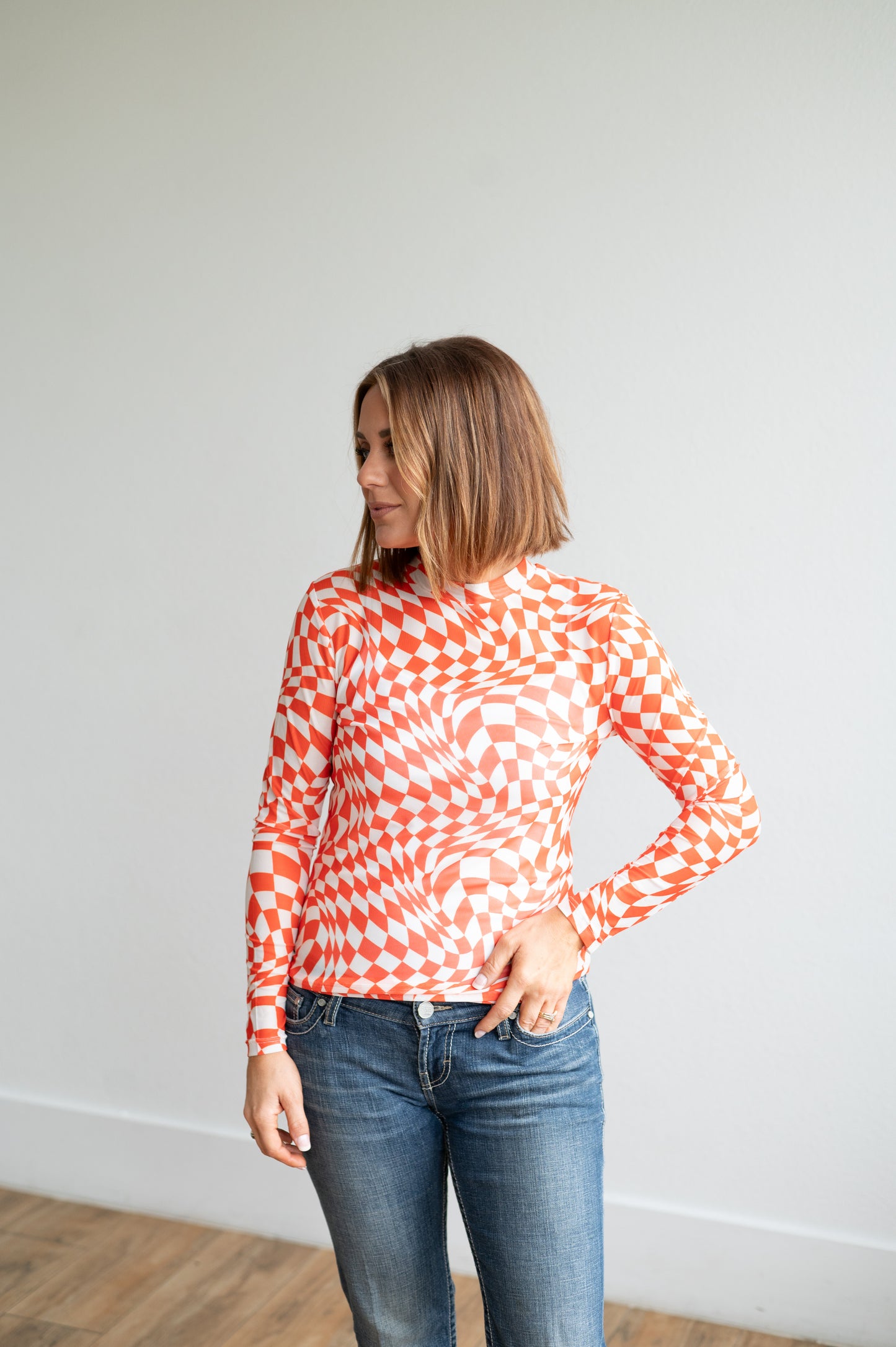 HH1221 ORANGE AND WHITE WAVY CHECK