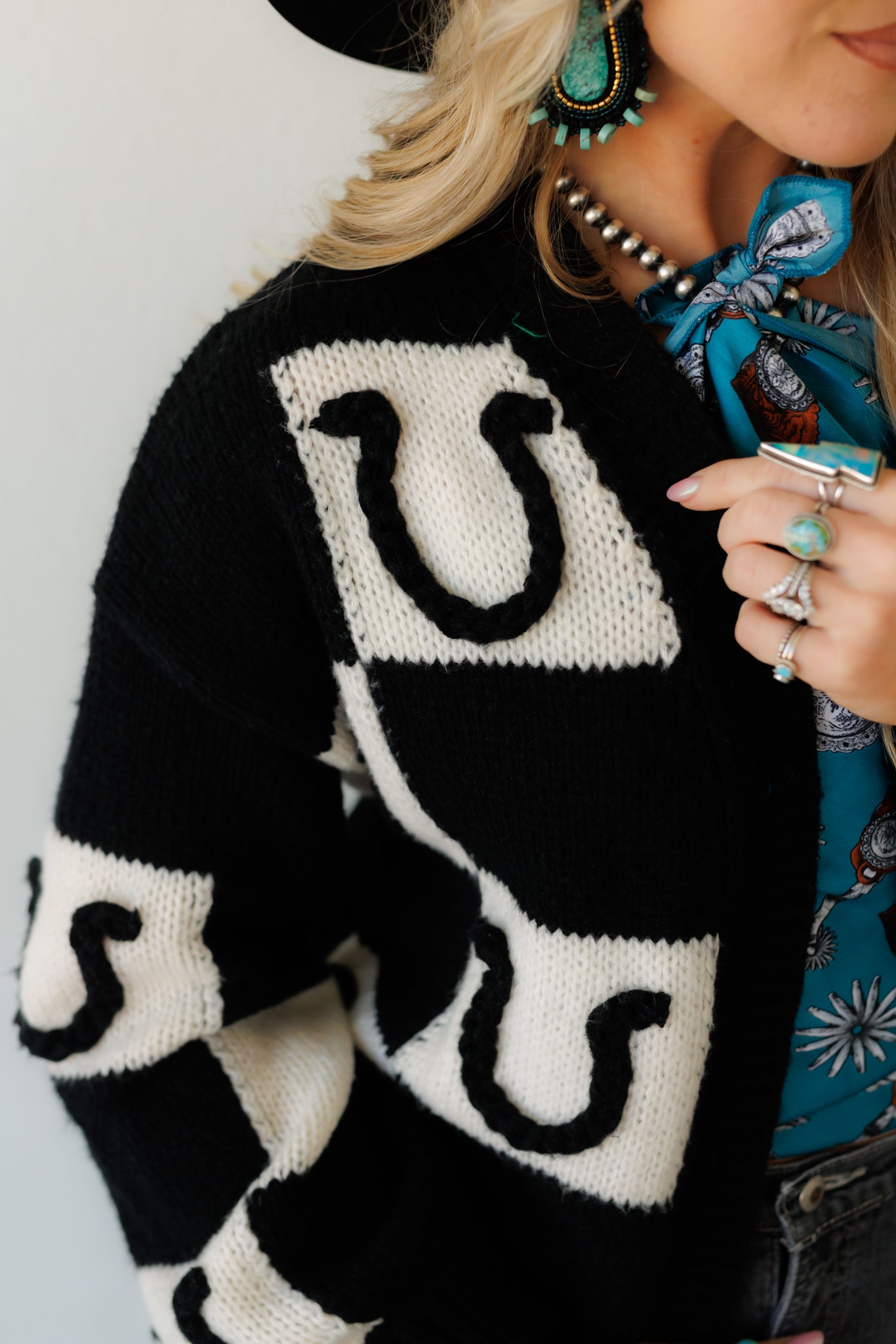 Cardigan, Black Horseshoe HH2864 (Pack OF 7)