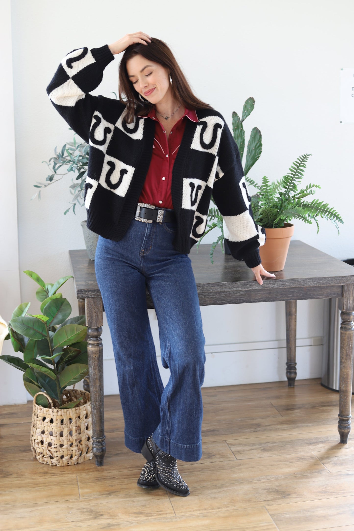 Cardigan, Black Horseshoe HH2864 (Pack OF 7)
