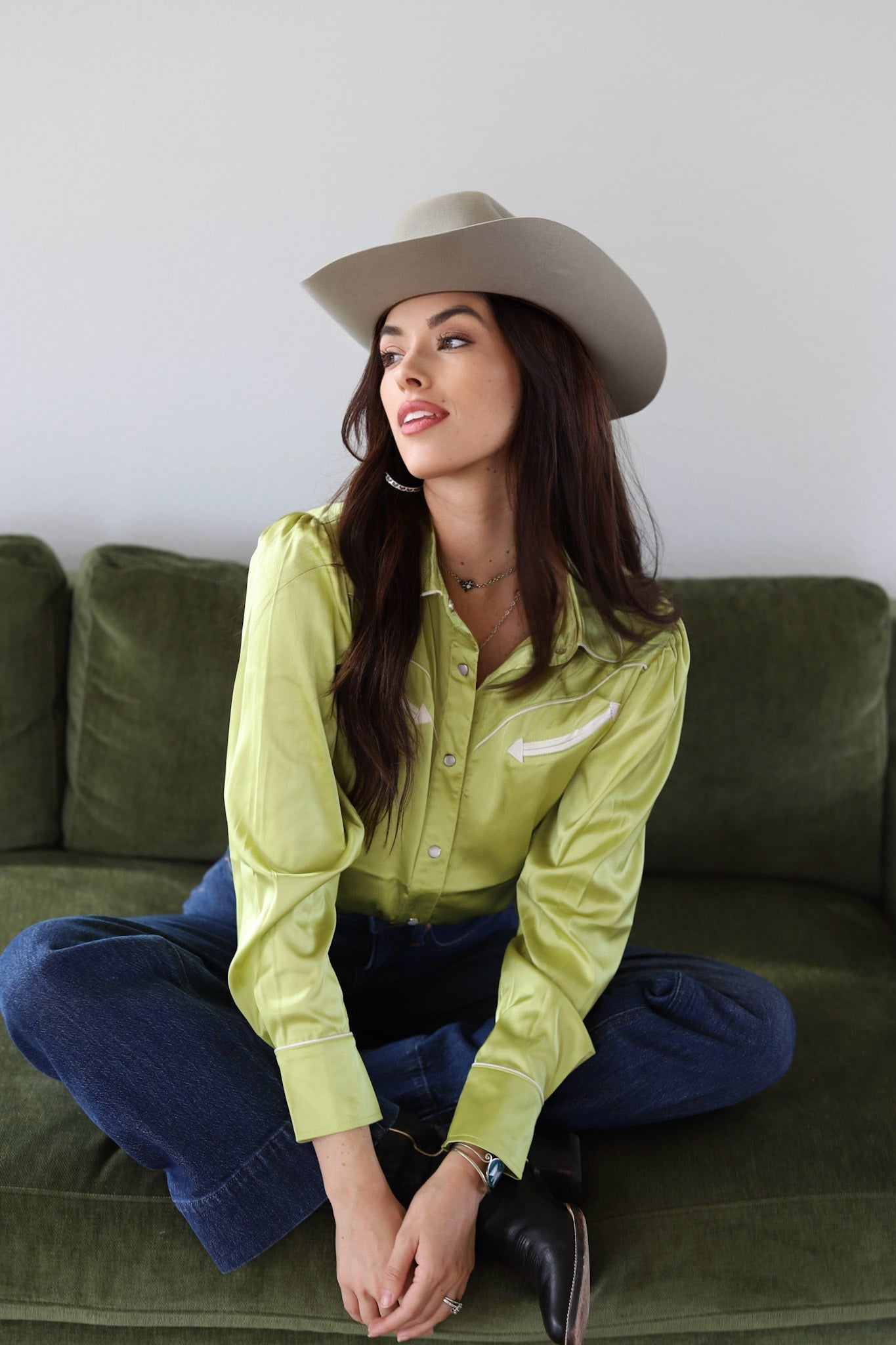 HH2708 LIME/IVORY SATIN  LS PUFF PEARL SNAP TOP