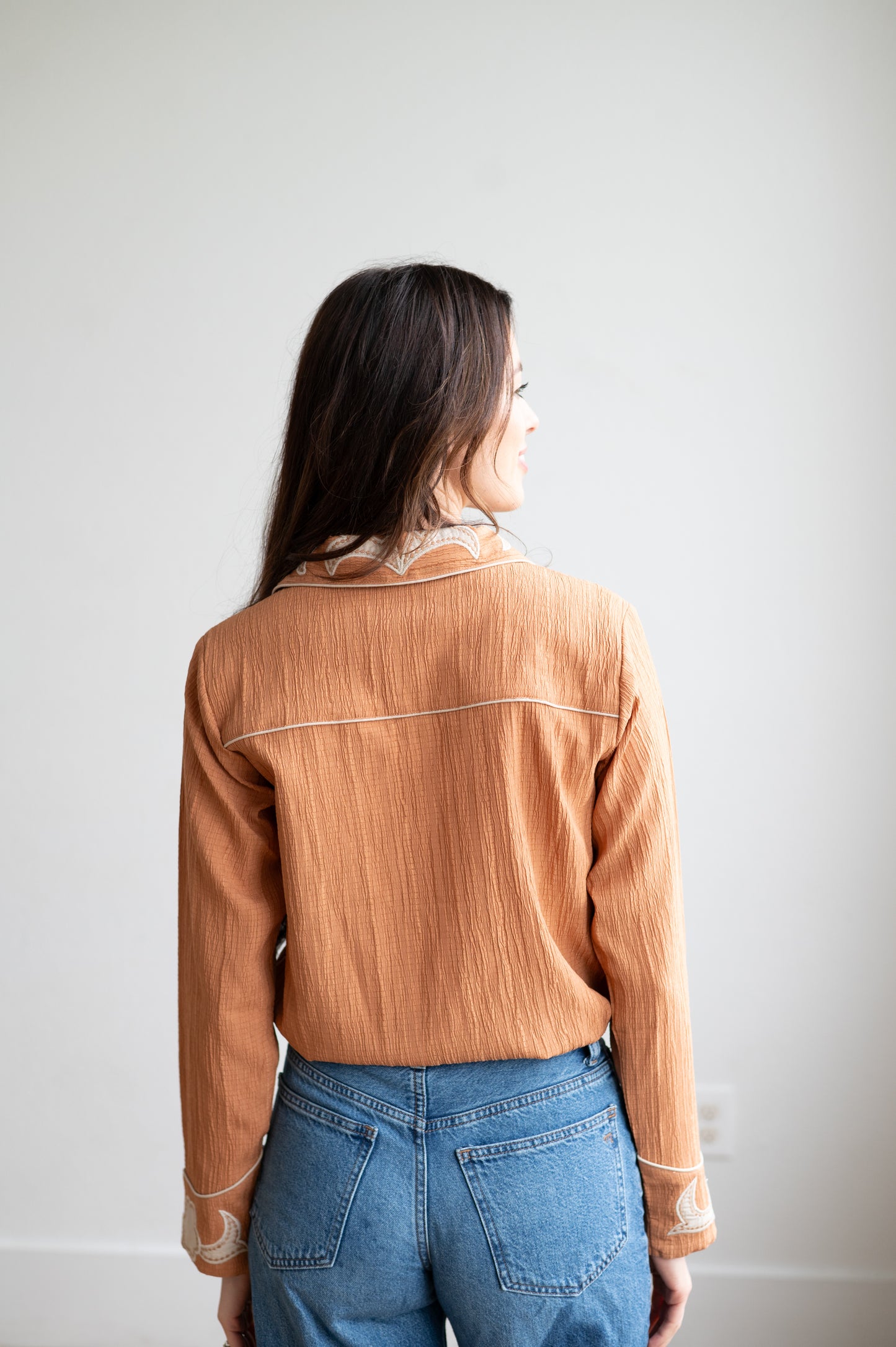 HH2535 APPLIQUE FLORAL RUST LONG SLEEVE