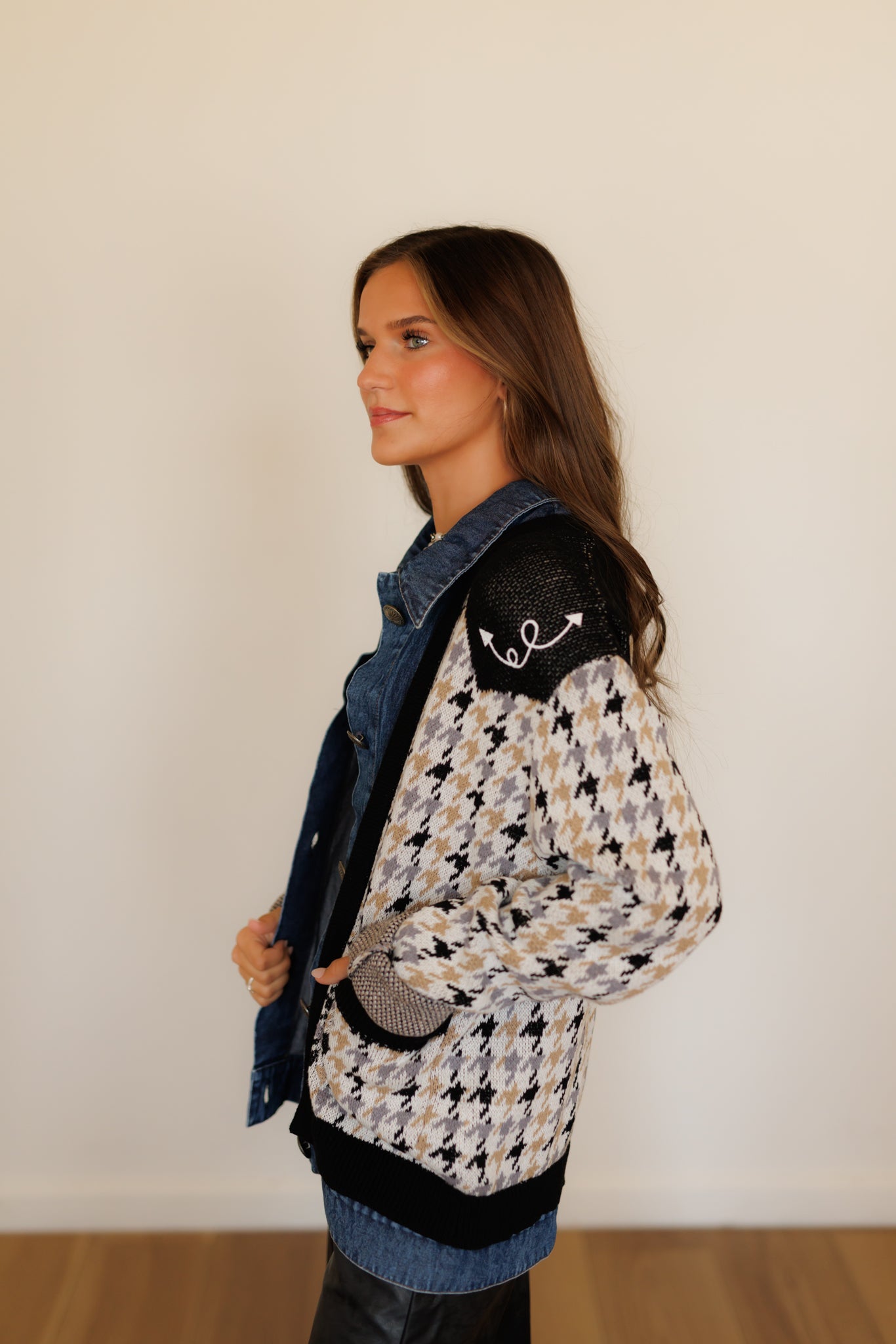 Sweater, Black Houndstooth HH2601 (Pack OF 7)