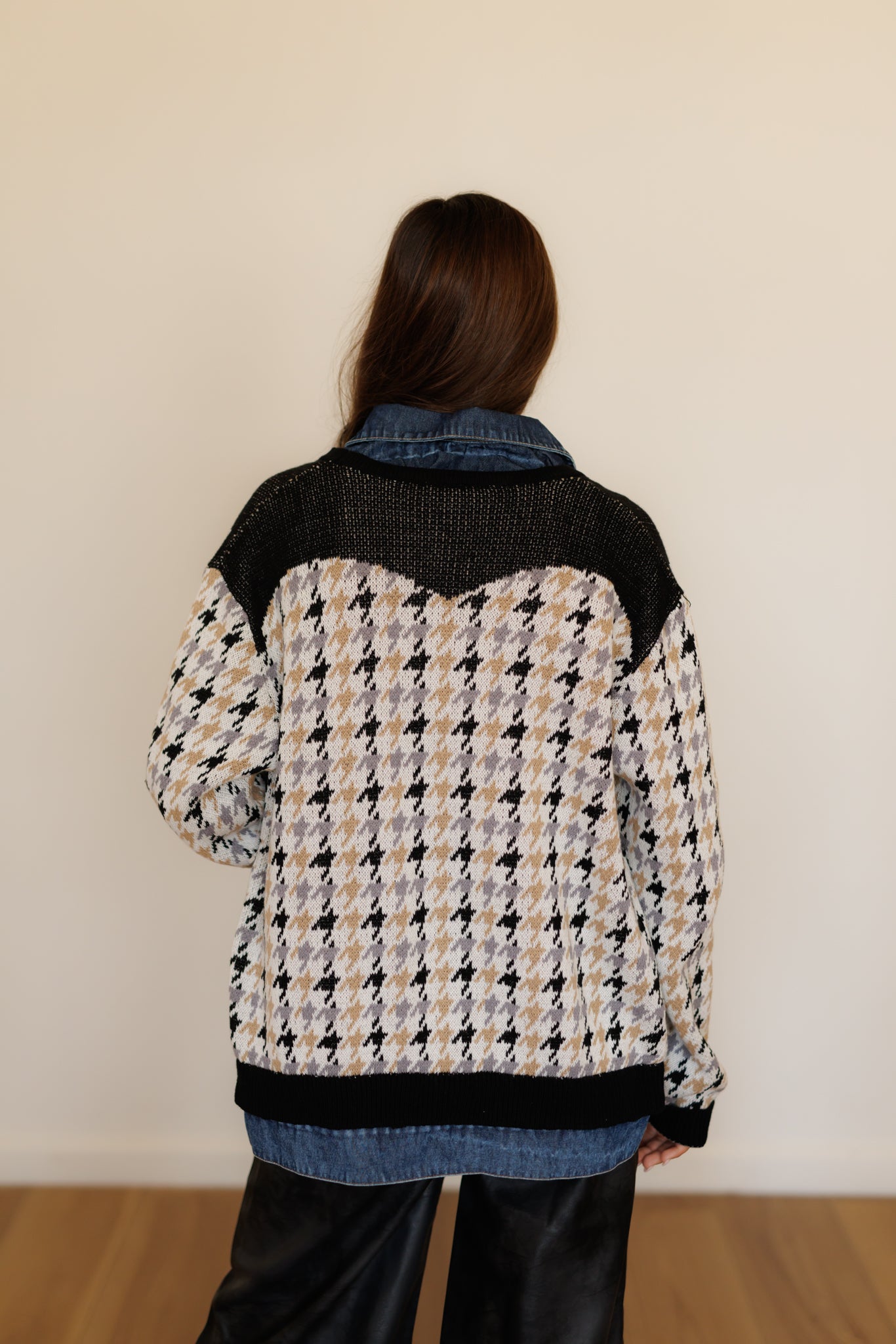 Sweater, Black Houndstooth HH2601 (Pack OF 7)