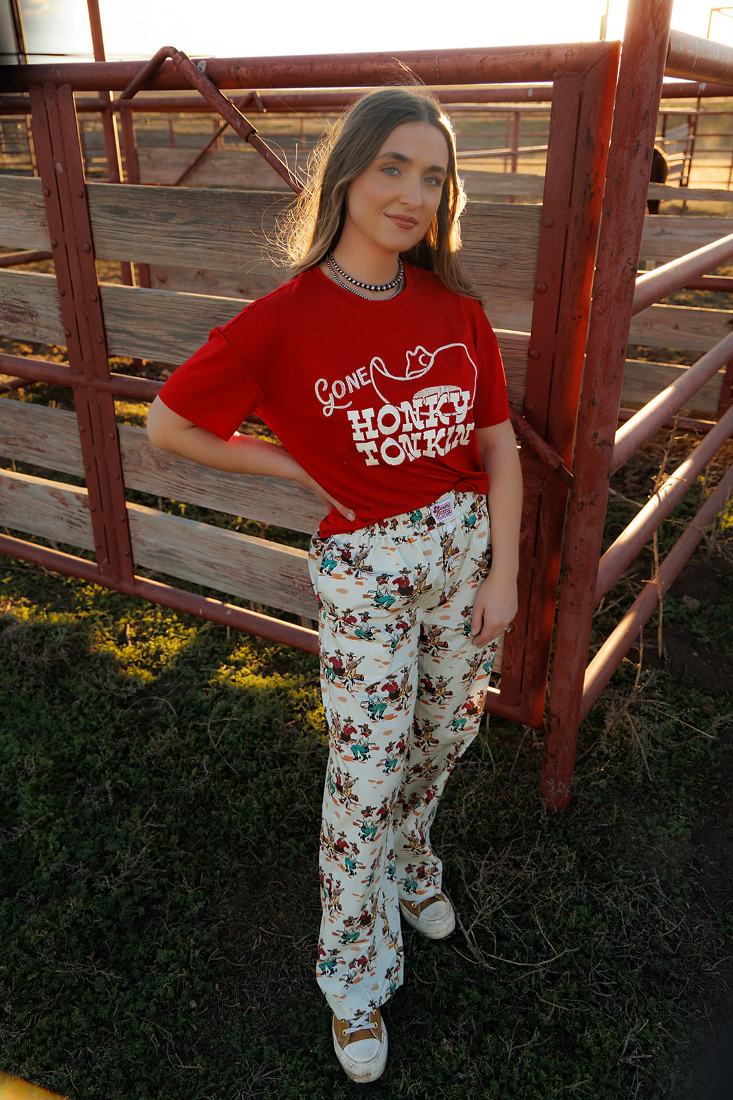 HH1412 GONE HONKY TONKIN- RED