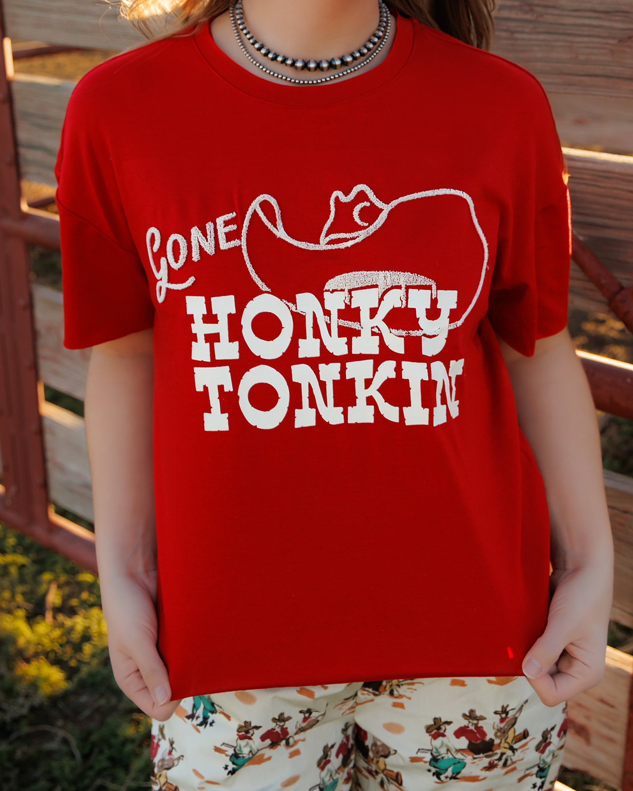 HH1412 GONE HONKY TONKIN- RED