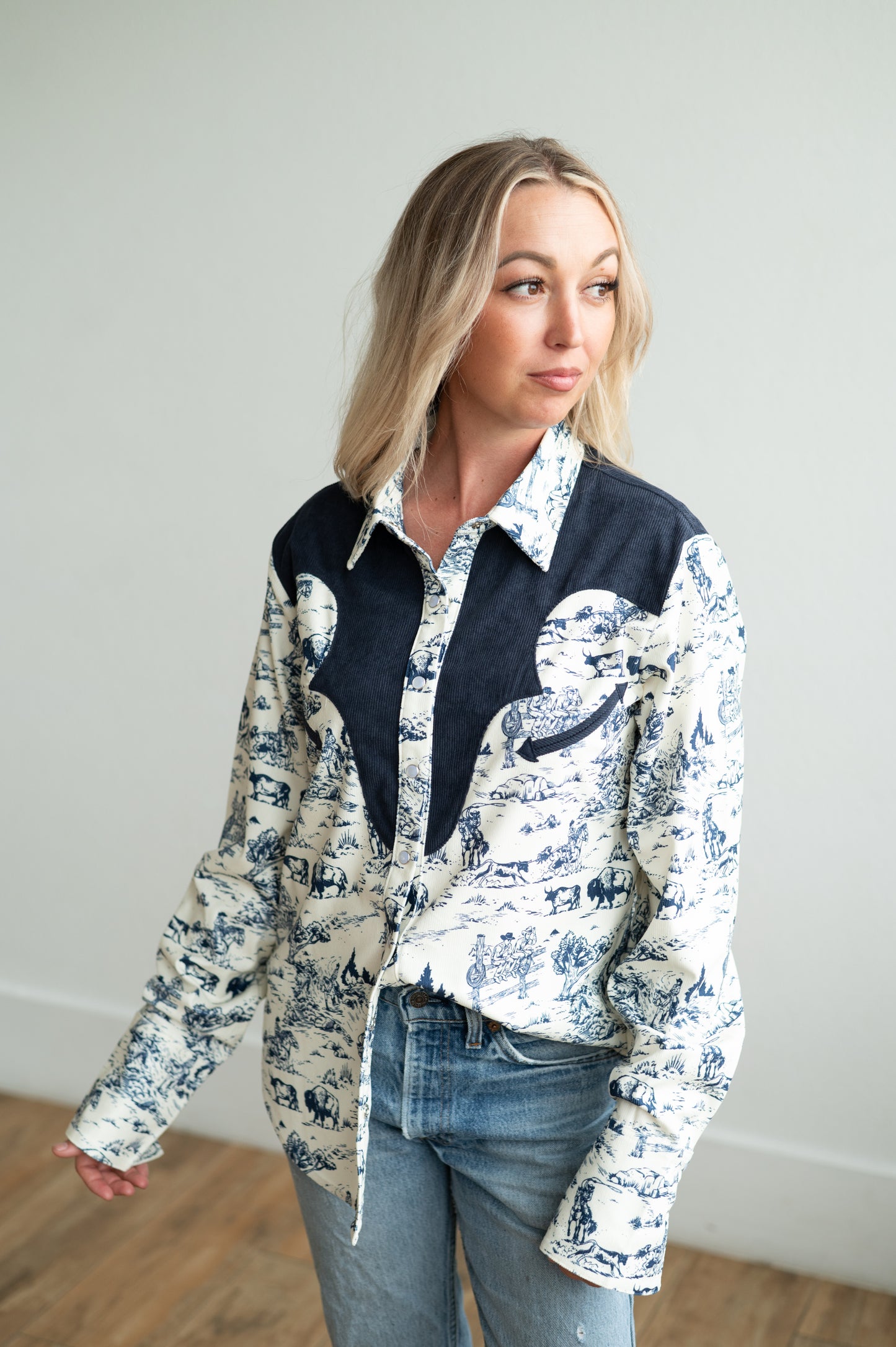 HH2730 CORDUROY COWBOY BUFFALO PEARL SNAP