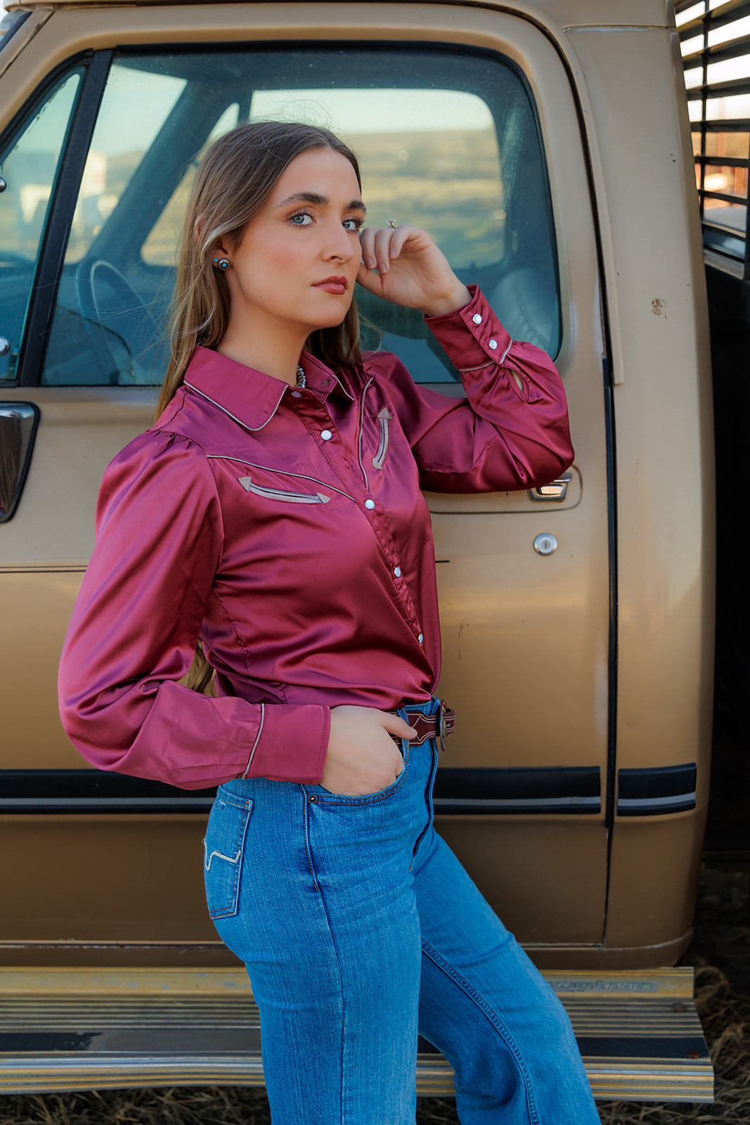 HH2708 SOLID BERRY LS ARROW PEARL SNAP