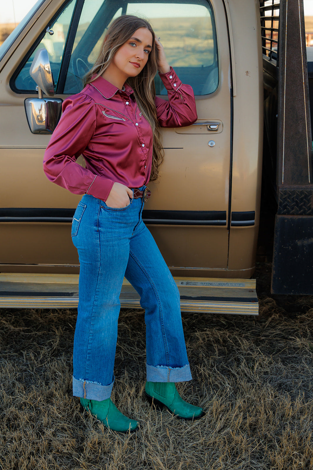 HH2708 SOLID BERRY LS ARROW PEARL SNAP