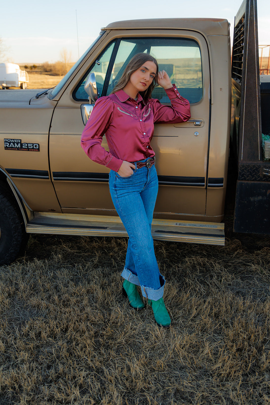 HH2708 SOLID BERRY LS ARROW PEARL SNAP