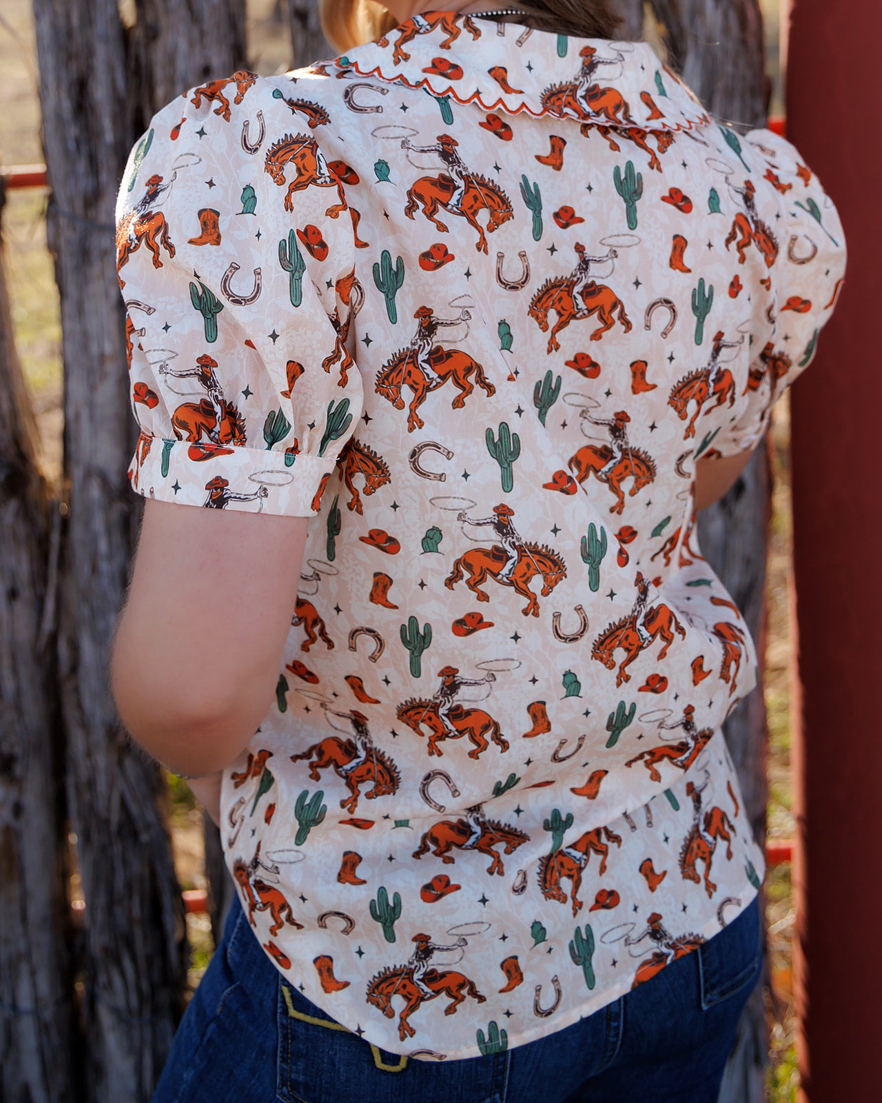 HH3024 BUCKING HORSE